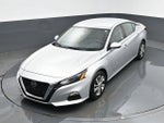 2022 Altima Thumbnail 19