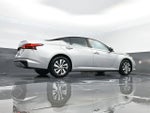 2022 Altima Thumbnail 23