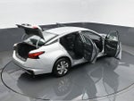 2022 Altima Thumbnail 26