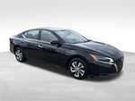 2023 Altima Thumbnail 7