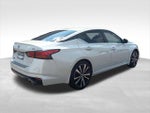 2022 Altima Thumbnail 6
