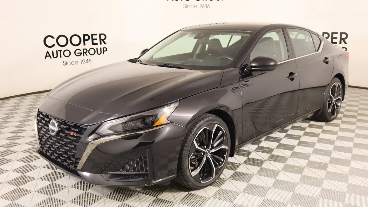 2025 Nissan Altima 2.5 SR