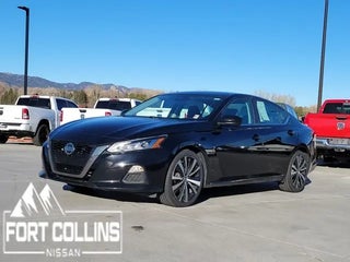 2021 Nissan Altima with Super Black Clearcoat Exterior