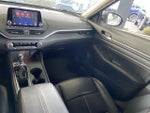 2022 Altima Thumbnail 14