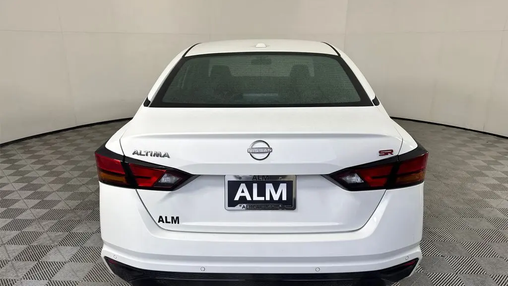 2025 Nissan Altima 2.5 SR