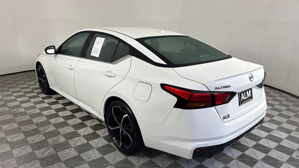 2025 Nissan Altima 2.5 SR