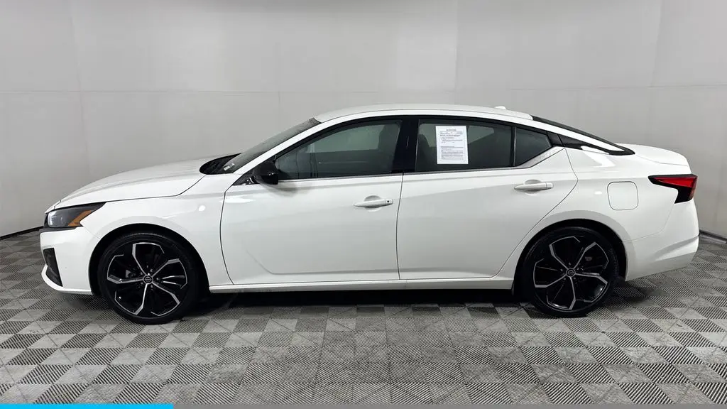 2025 Nissan Altima 2.5 SR