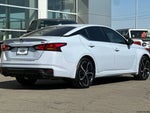 2023 Altima Thumbnail 4