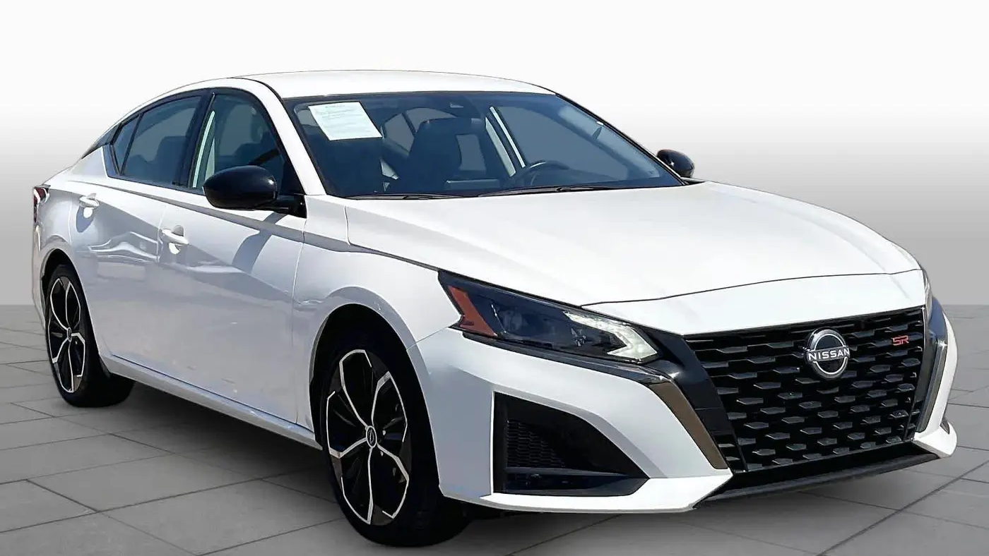 2025 Nissan Altima 2.5 SR