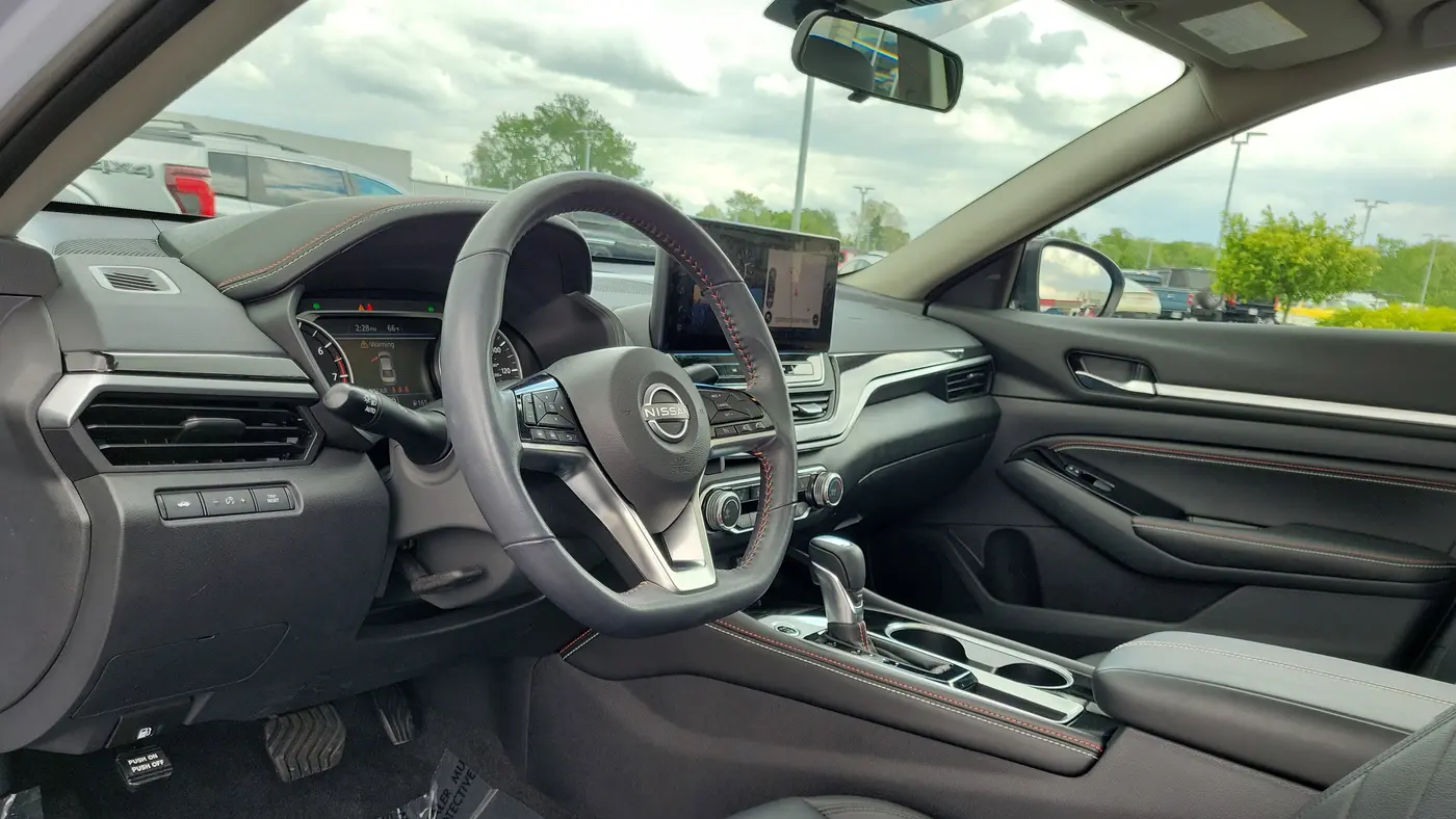 2023 Nissan Altima 2.5 SR