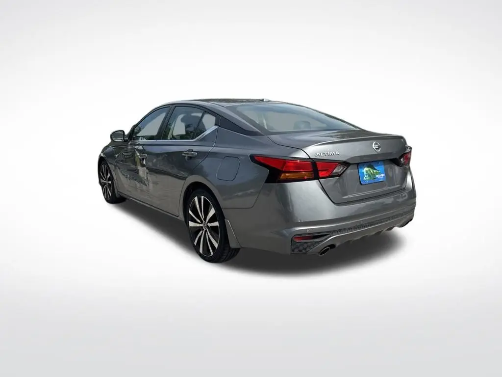 2020 Nissan Altima - $10,497