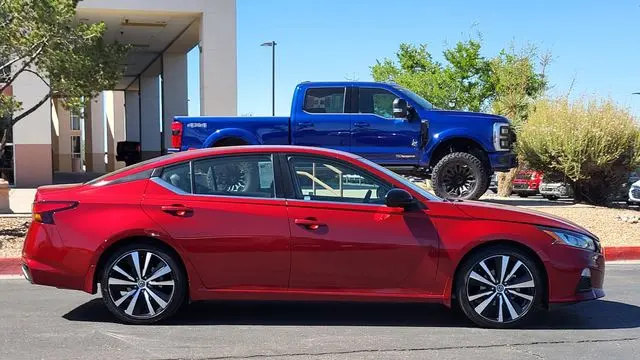 2022 Nissan Altima 2.5 SR