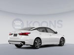 2023 Altima Thumbnail 3