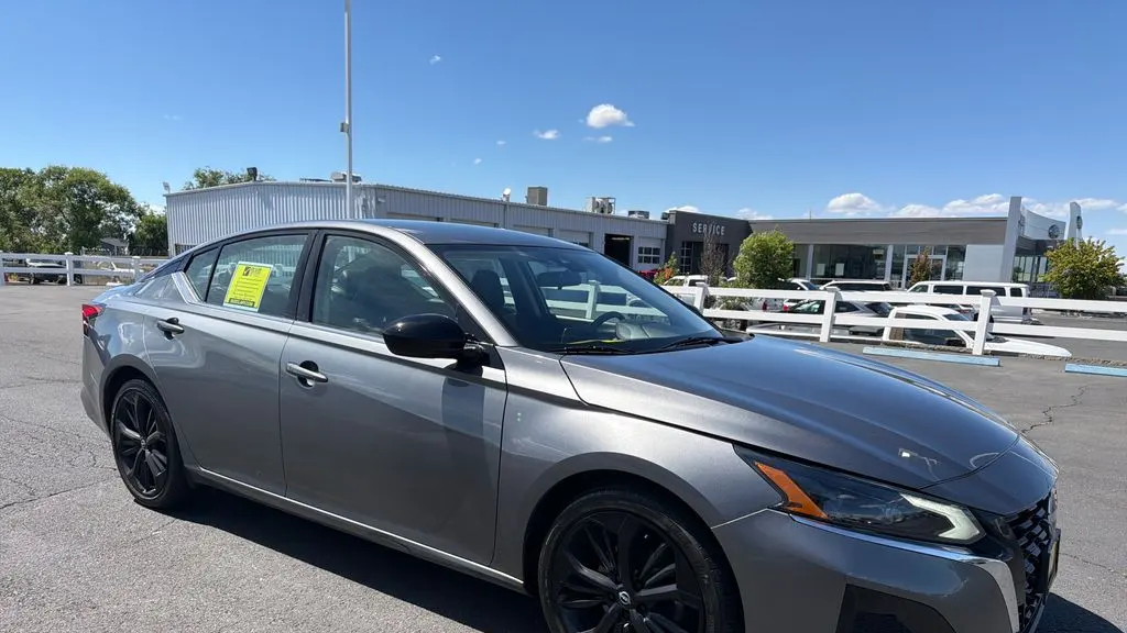 2024 Nissan Altima 2.5 SR