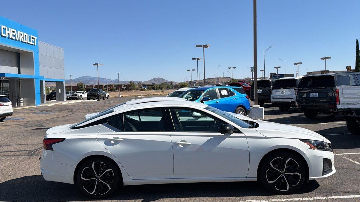 2024 Nissan Altima 2.5 SR