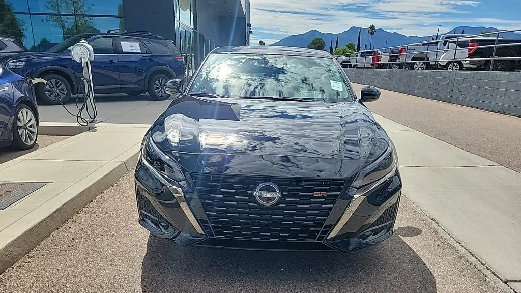 2025 Nissan Altima 2.5 SR