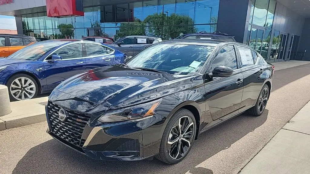 2025 Nissan Altima 2.5 SR