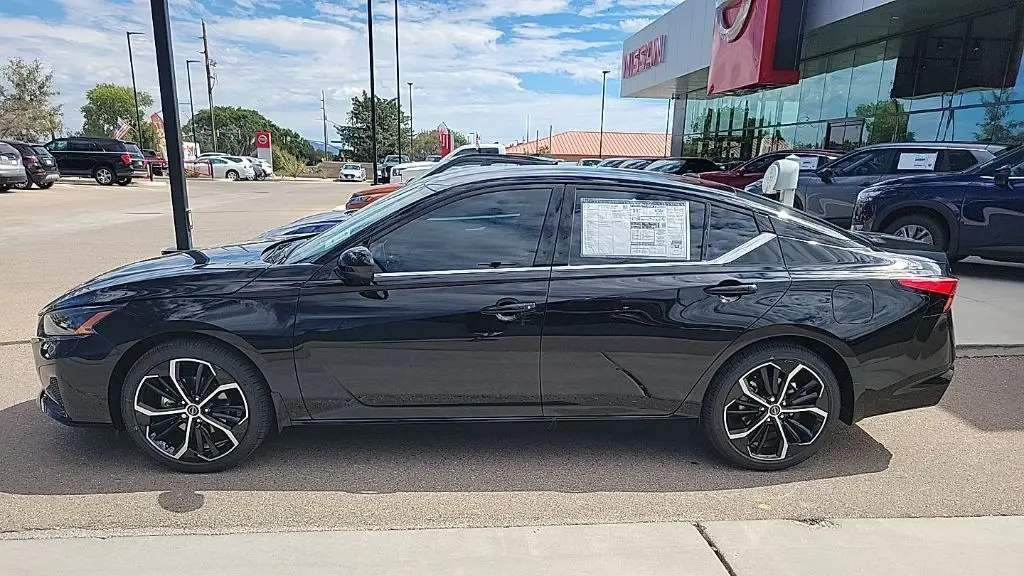 2025 Nissan Altima 2.5 SR