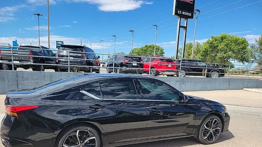 2025 Nissan Altima 2.5 SR