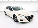 2022 Altima Thumbnail 3