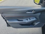 2022 Altima Thumbnail 14