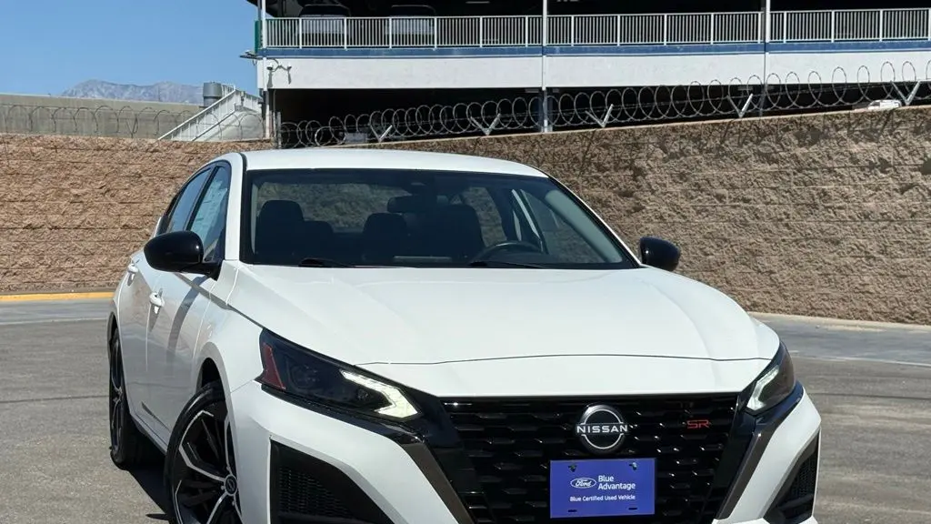 2024 Nissan Altima 2.5 SR