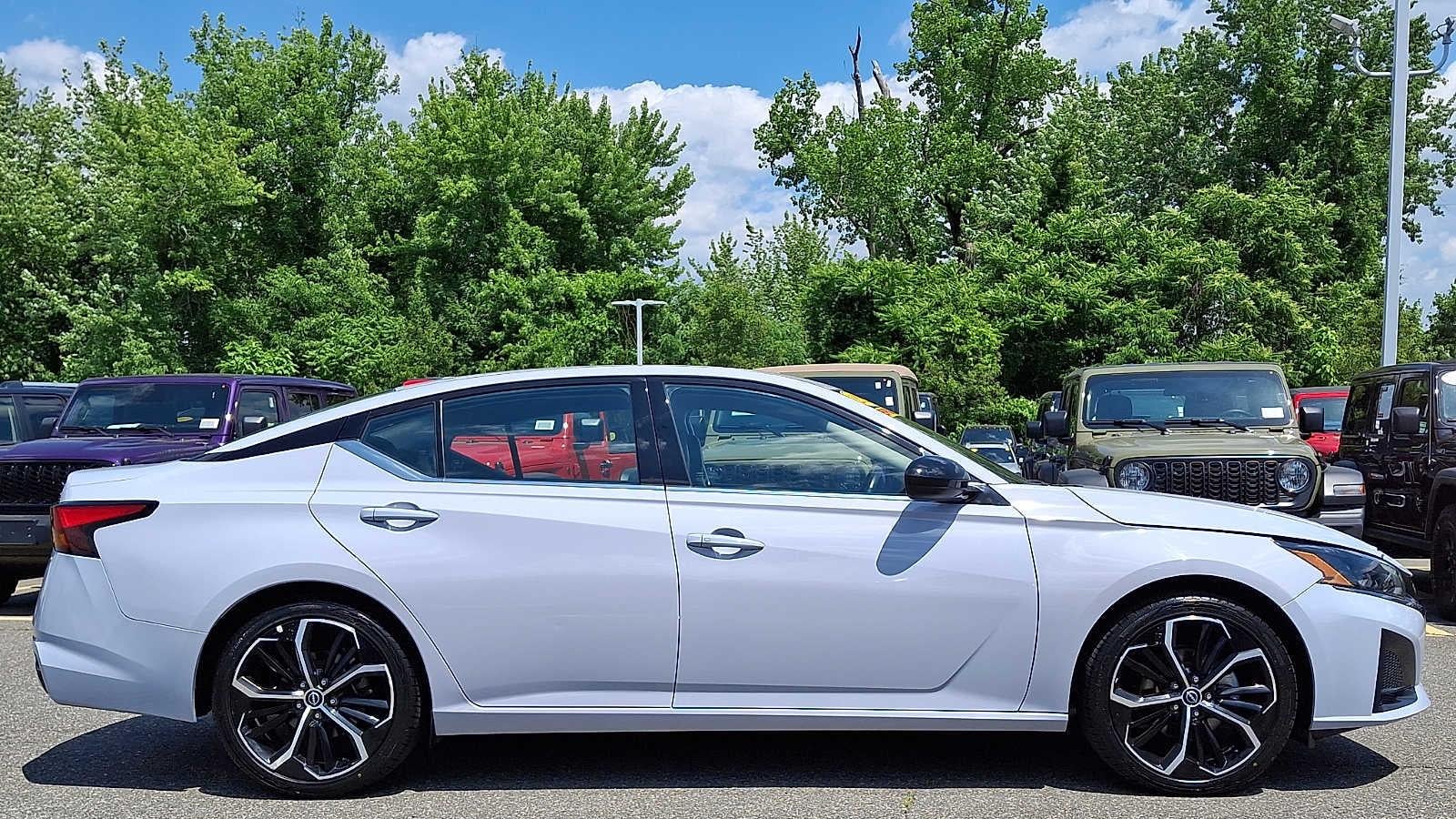 2024 Nissan Altima 2.5 SR