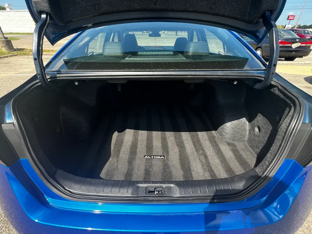 2025 Nissan Altima - $24,985