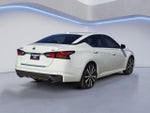 2022 Altima Thumbnail 3