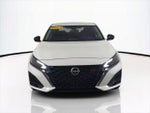 2024 Altima Thumbnail 3