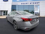 2024 Altima Thumbnail 3