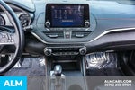 2019 Altima Thumbnail 38