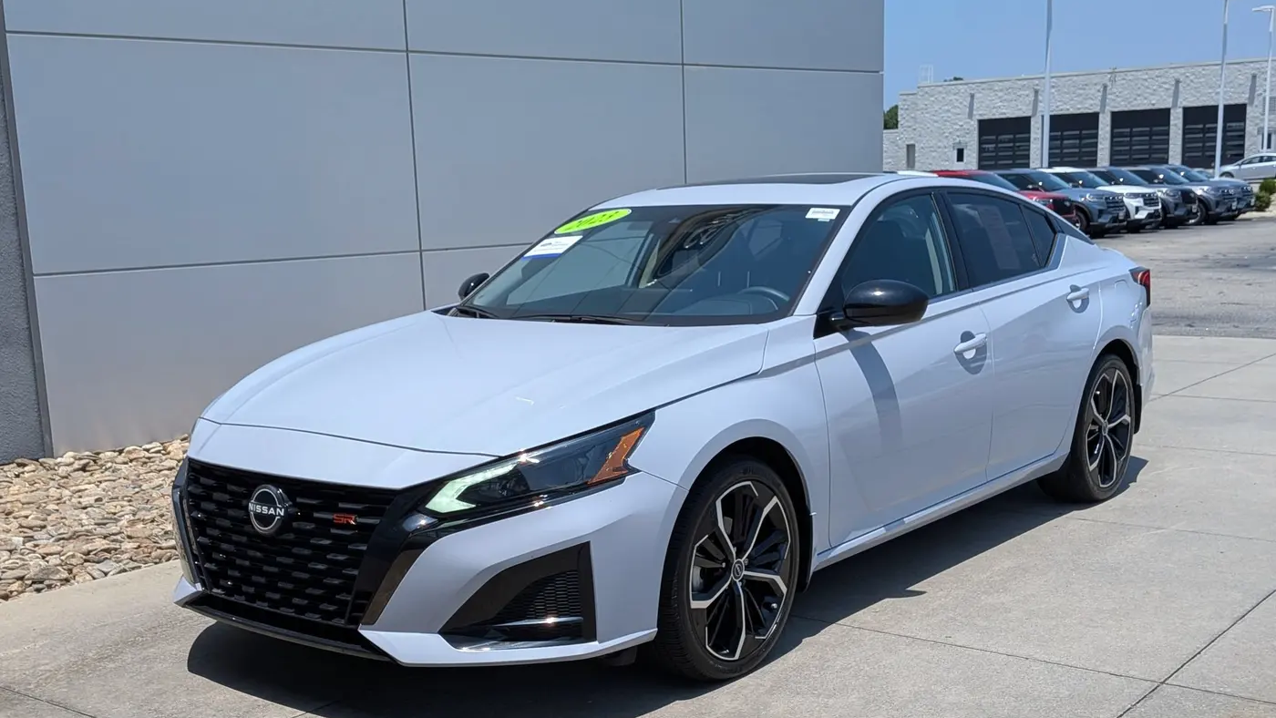 2023 Nissan Altima 2.5 SR