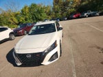 2023 Altima Thumbnail 13