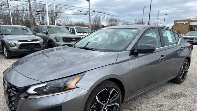 2024 Nissan Altima 2.5 SR