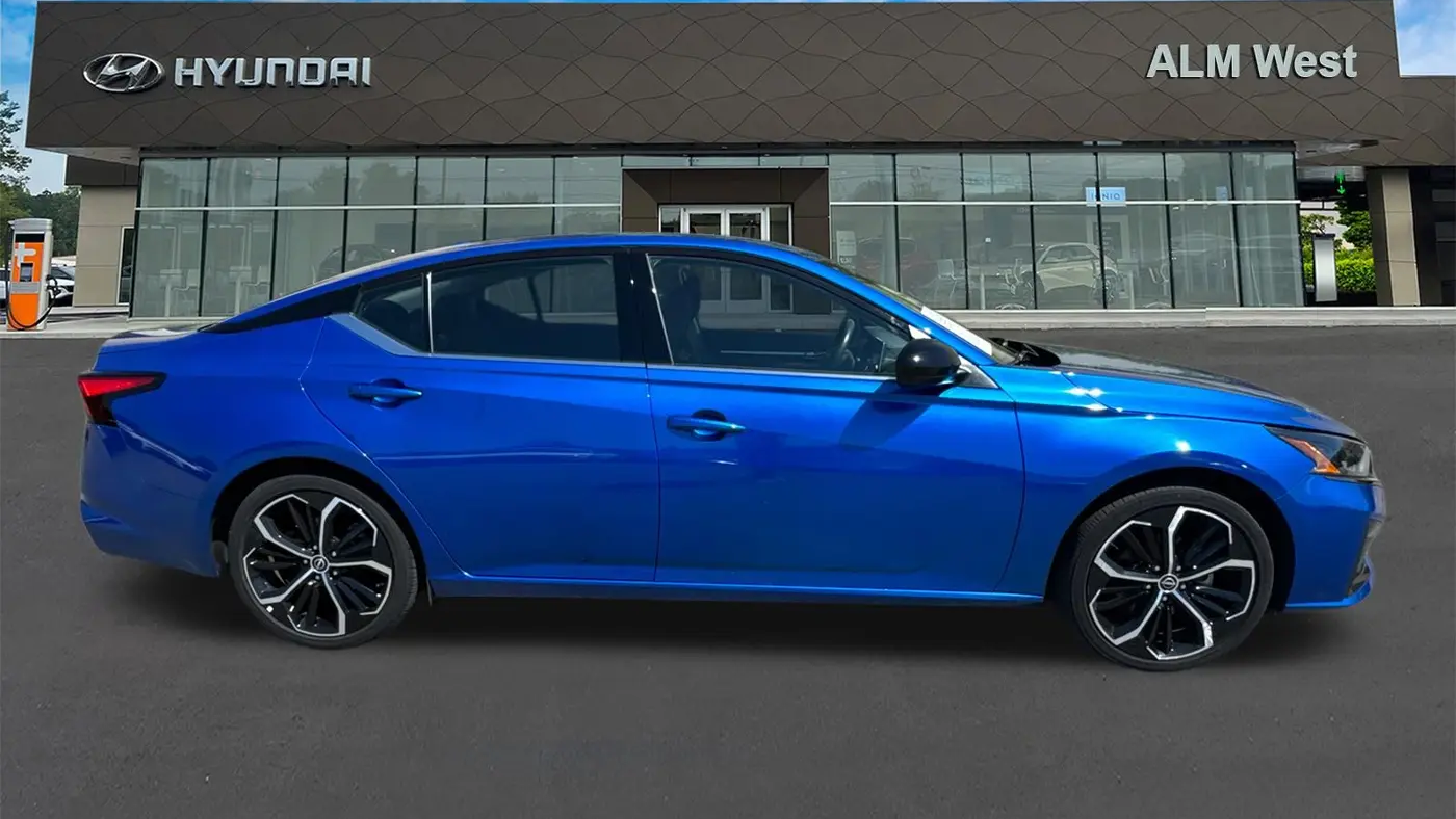 2025 Nissan Altima 2.5 SR
