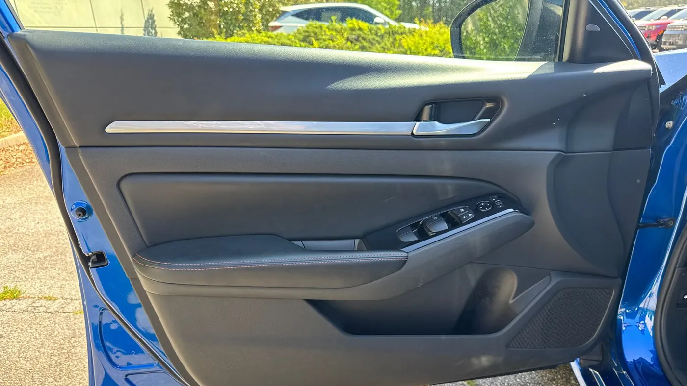 2025 Nissan Altima 2.5 SR
