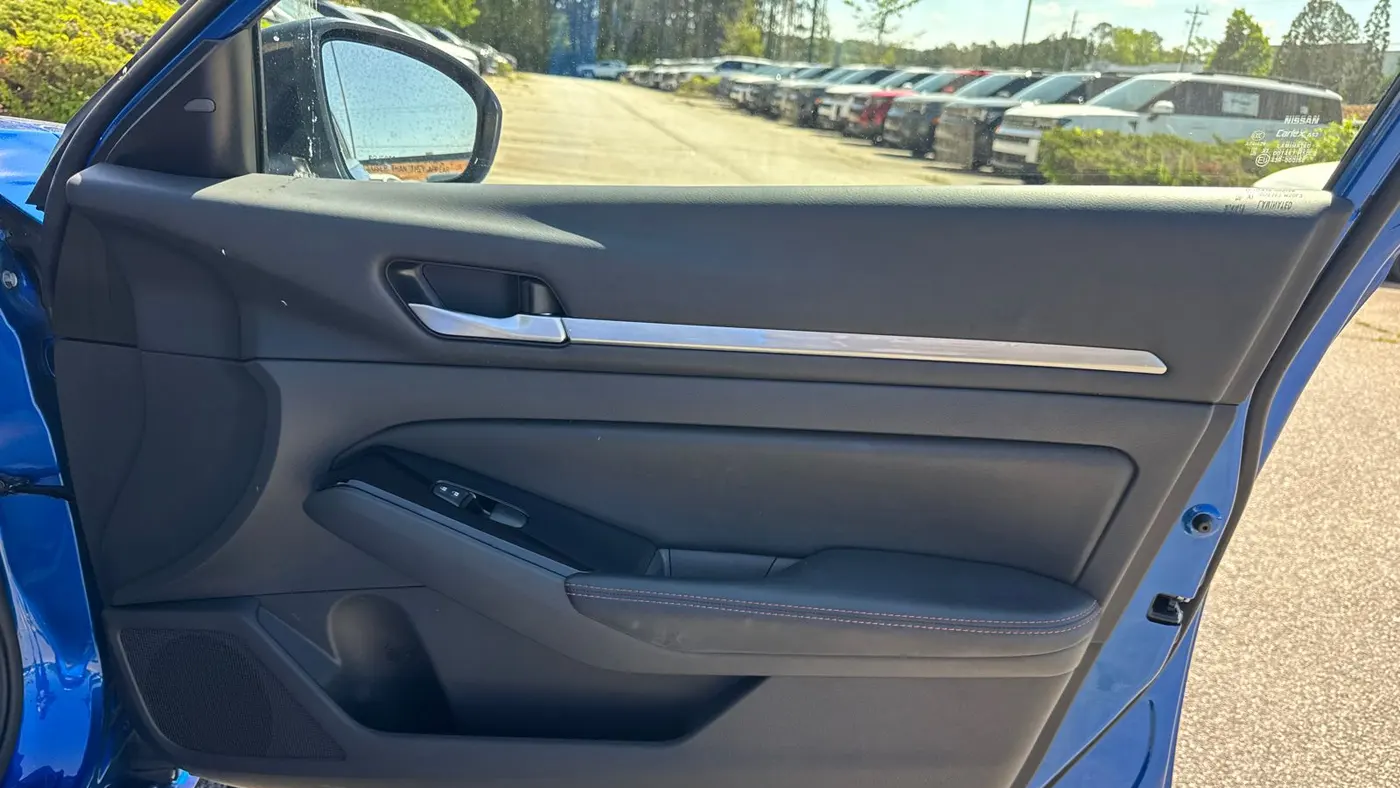 2025 Nissan Altima 2.5 SR