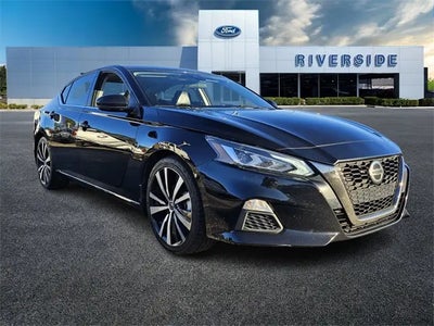 Photo of a 2021 Nissan Altima 2.5 SR 4DR Sedan for sale