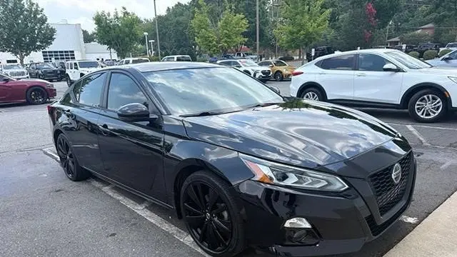 2022 Nissan Altima 2.5 SR
