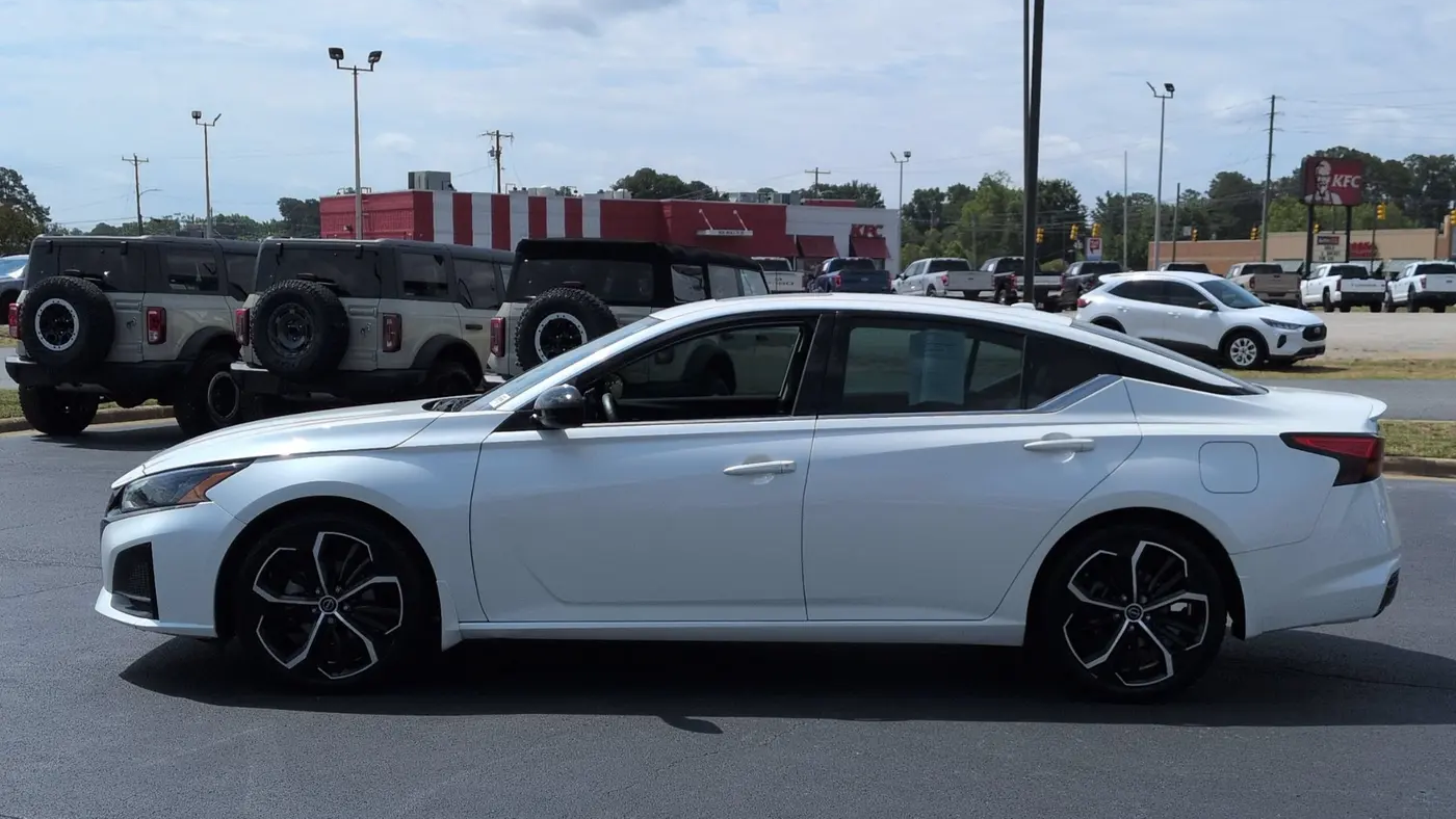 2024 Nissan Altima 2.5 SR