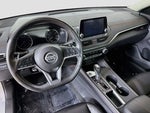 2022 Altima Thumbnail 17