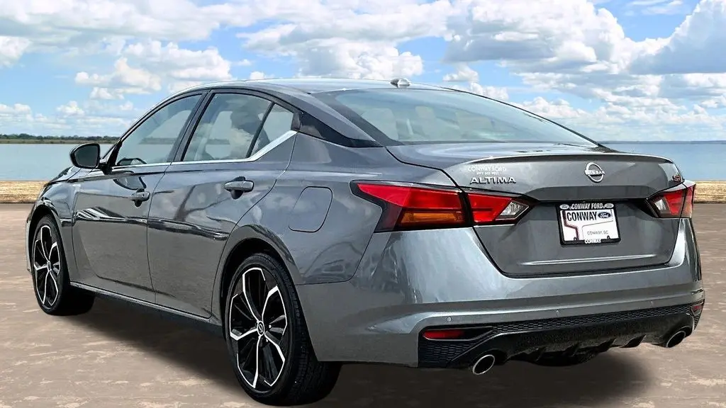 2025 Nissan Altima 2.5 SR