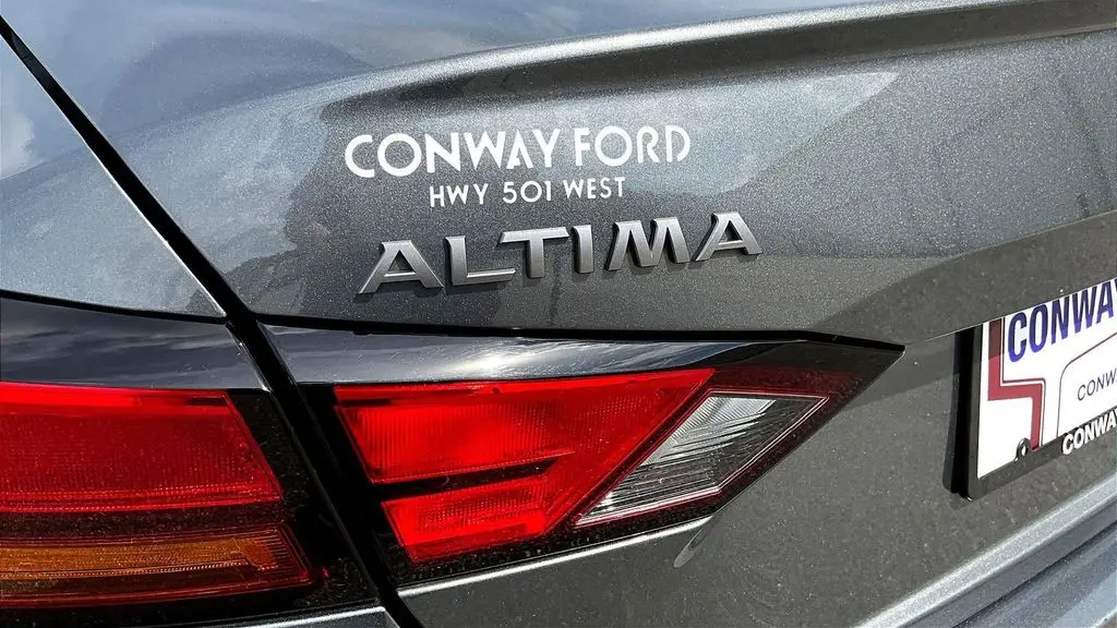 2025 Nissan Altima 2.5 SR