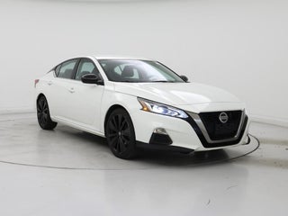 2021 Nissan Altima with Glacier White Exterior