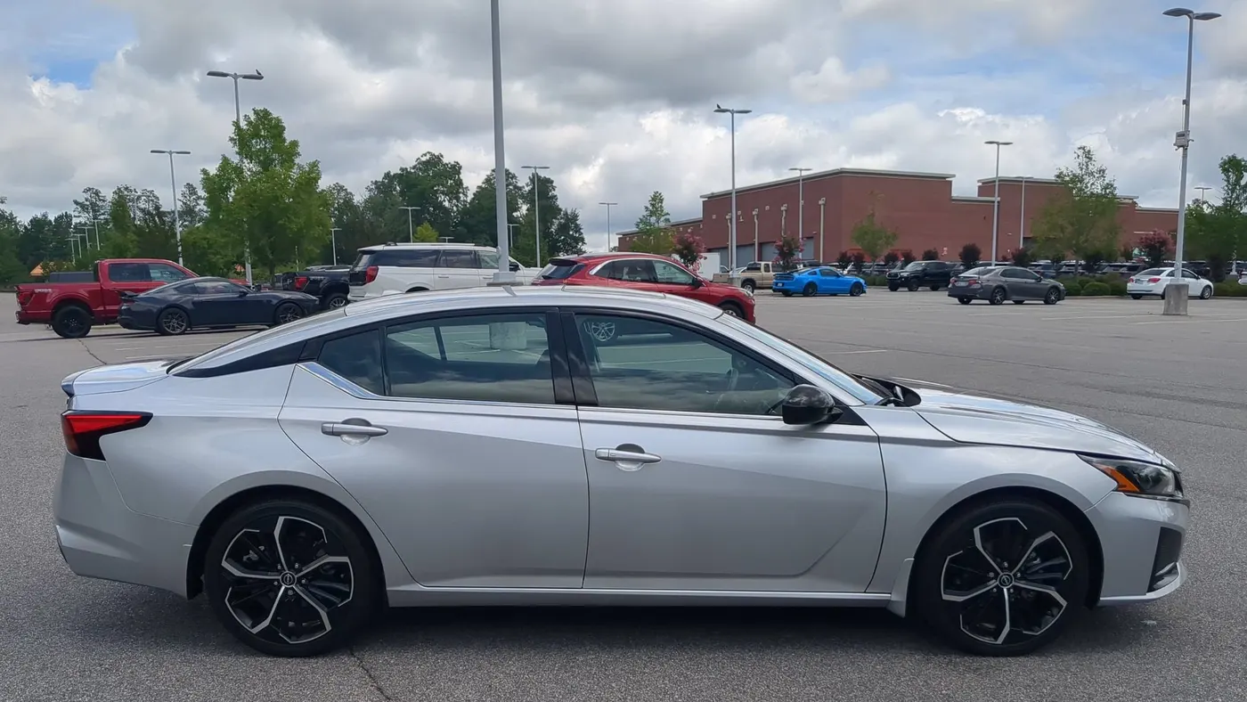 2023 Nissan Altima 2.5 SR