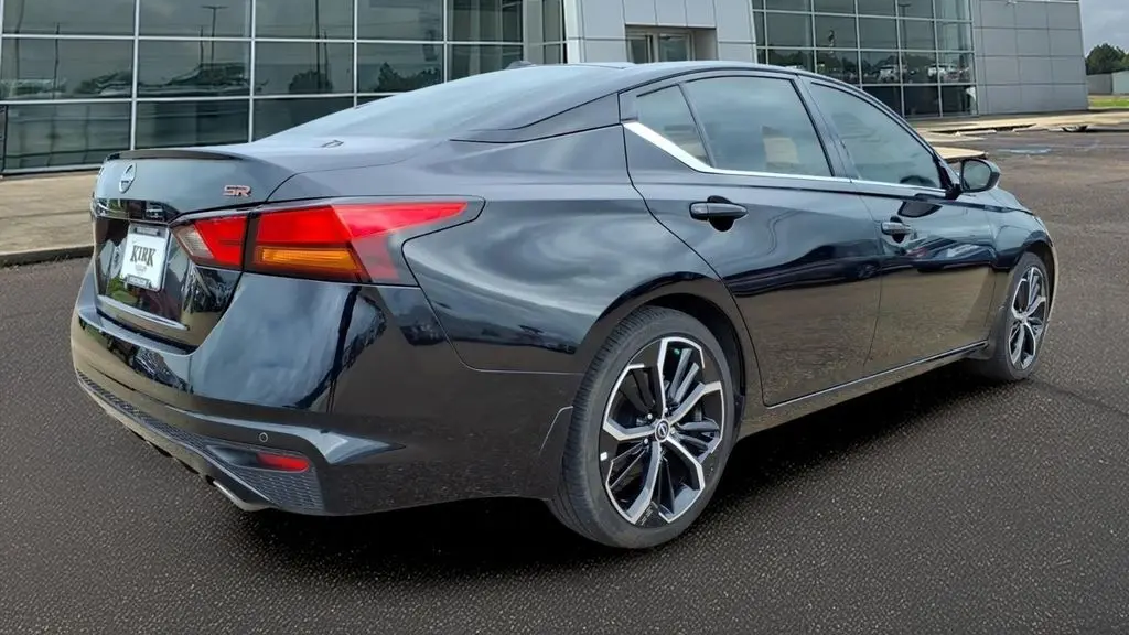 2025 Nissan Altima 2.5 SR