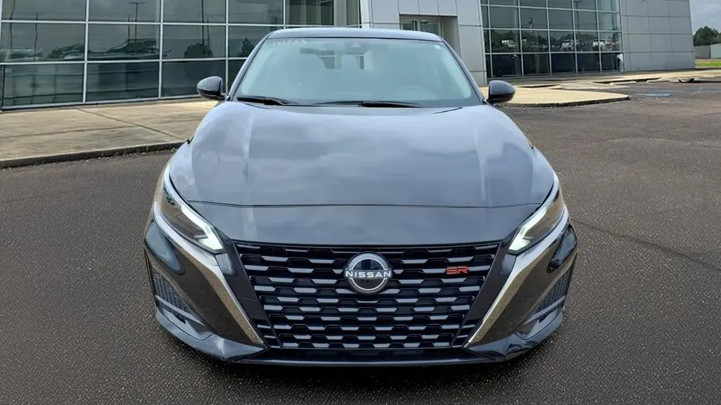 2025 Nissan Altima 2.5 SR