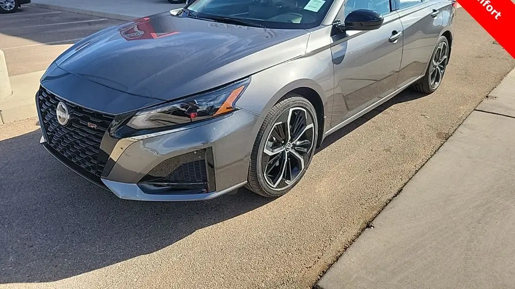 2025 Nissan Altima 2.5 SR