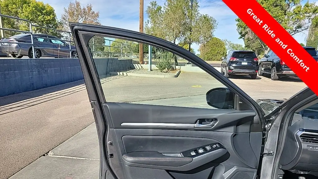 2025 Nissan Altima 2.5 SR